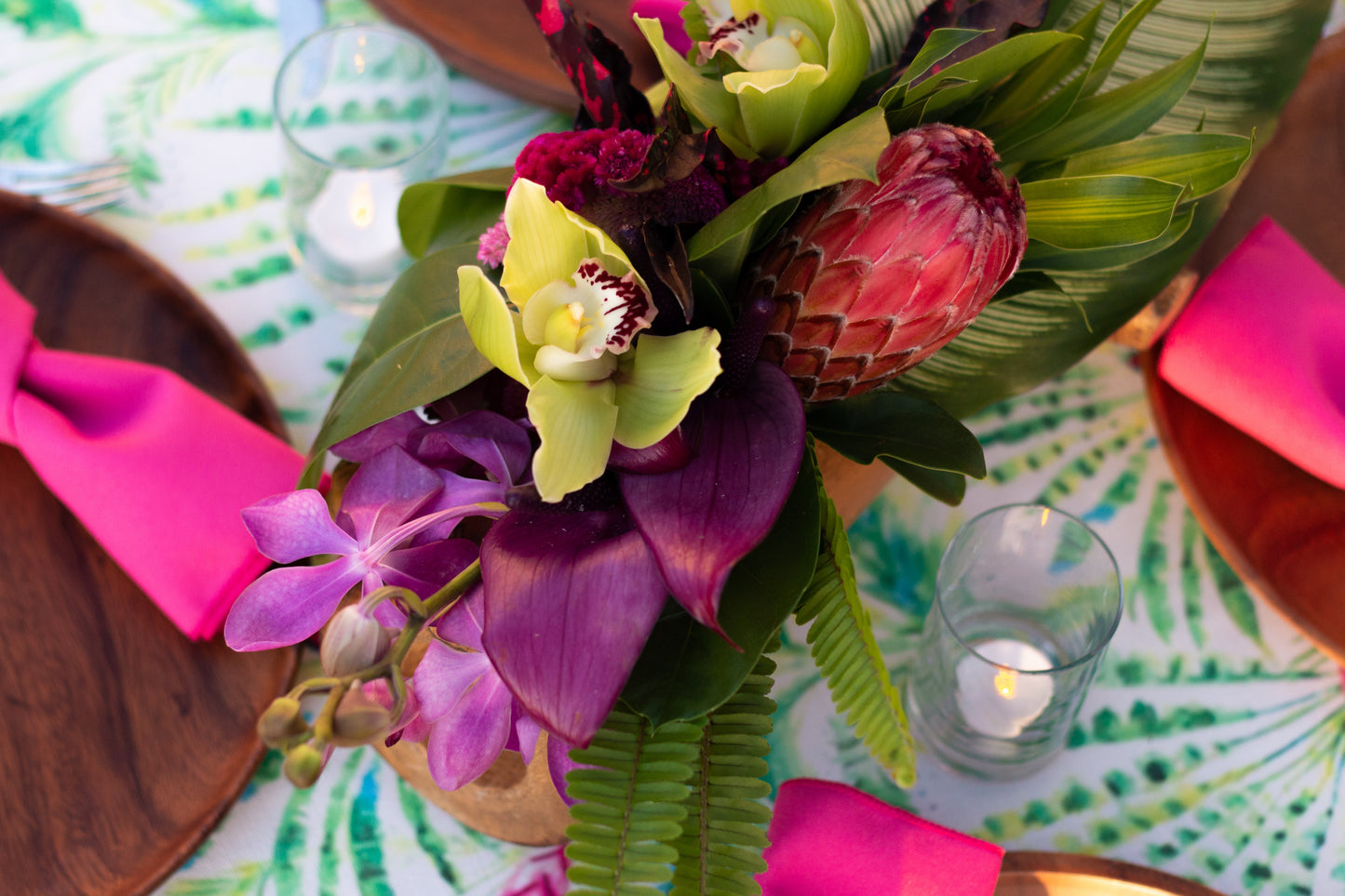 Jewel of Paradise - Round Table Decor