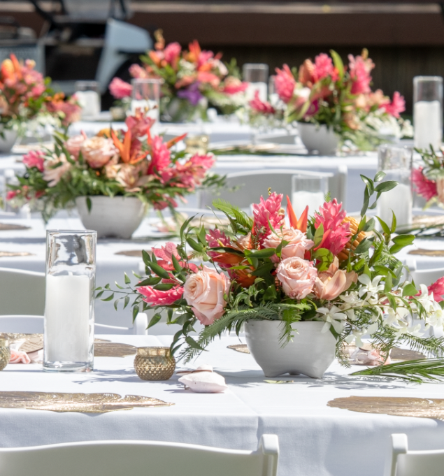 Tropical Oasis - Round Table Decor