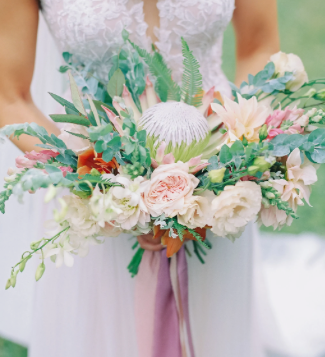 11 Ideas for Wedding Flower Arrangements When You Want Something Unique