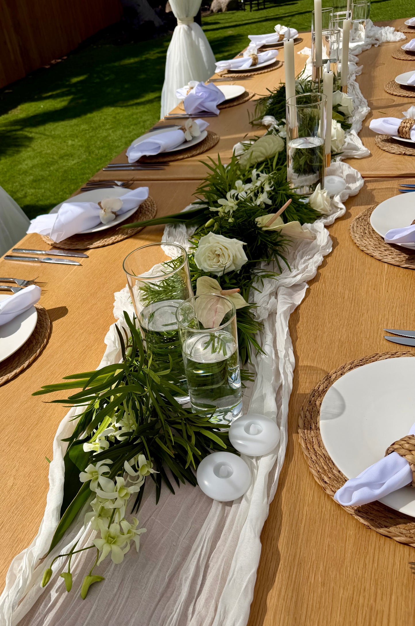 Hawaiian Goddess - Table Garland Centerpiece