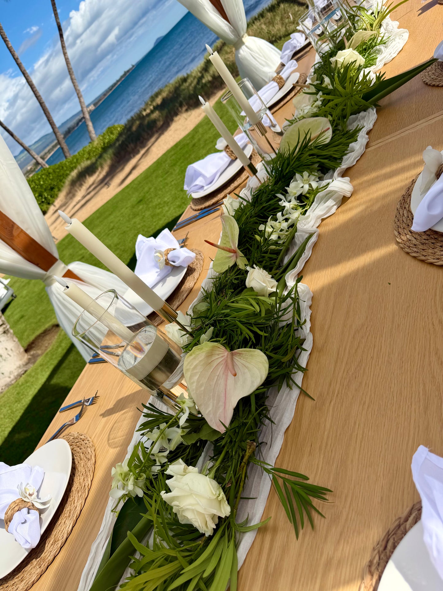 Hawaiian Goddess - Table Garland Centerpiece