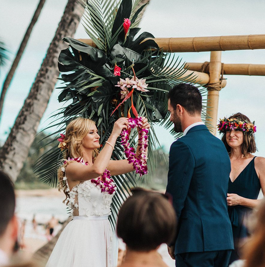 Modern Sweetheart - Arch Arrangements - Fernhouse Flowers Maui